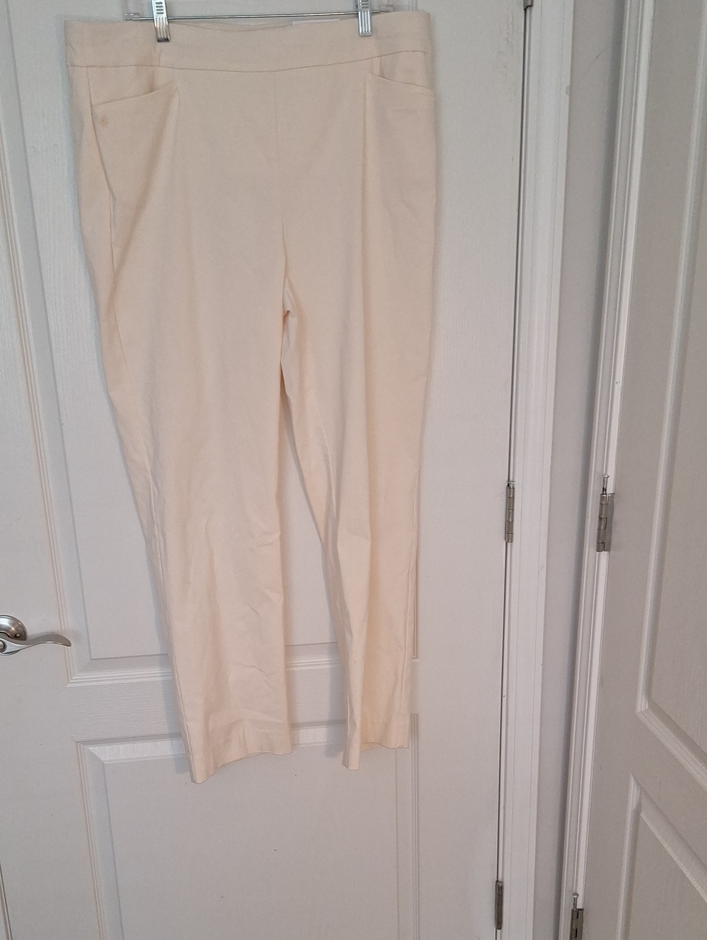 Chico's Cream So Slimming BRIGETTE SLIM LEG Pants